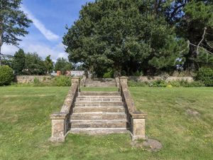 Photo 25- click for photo gallery